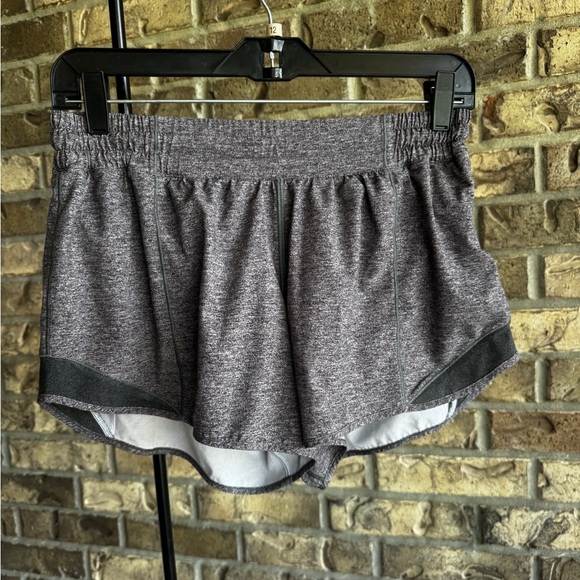 Lululemon Hotty Hot Short 4"
Heather Lux Multi Black / Heathered Black Size 8 T - Picture 2 of 8